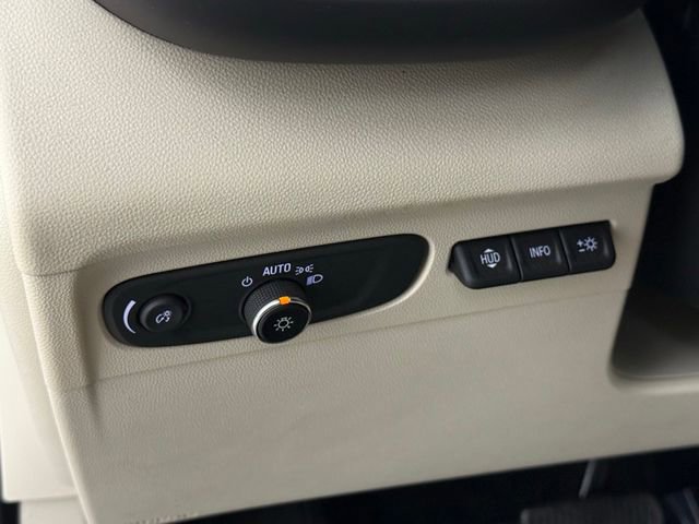 Used 2023 Buick Envision Avenir image 22