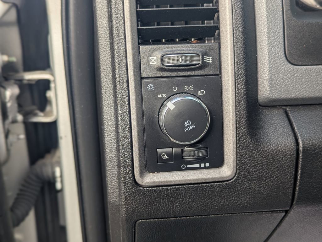 Used 2018 RAM 1500 Express w/ Express Value Package image 17