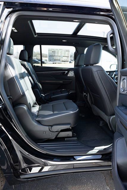 New 2026 Buick Enclave Avenir w/ Super Cruise Package FWD image 19