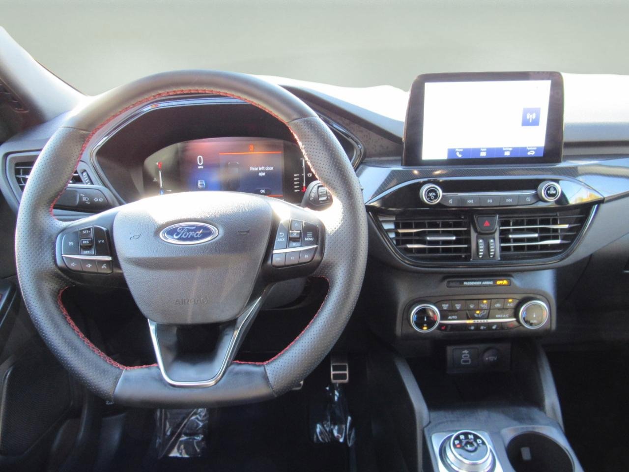Used 2024 Ford Escape ST-Line image 5
