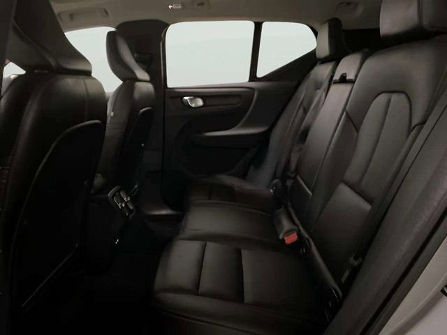 Used 2025 Volvo XC40 B5 Plus AWD/4WD image 22