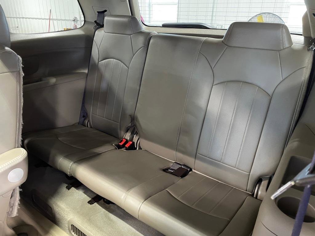 Used 2015 GMC Acadia Denali image 16