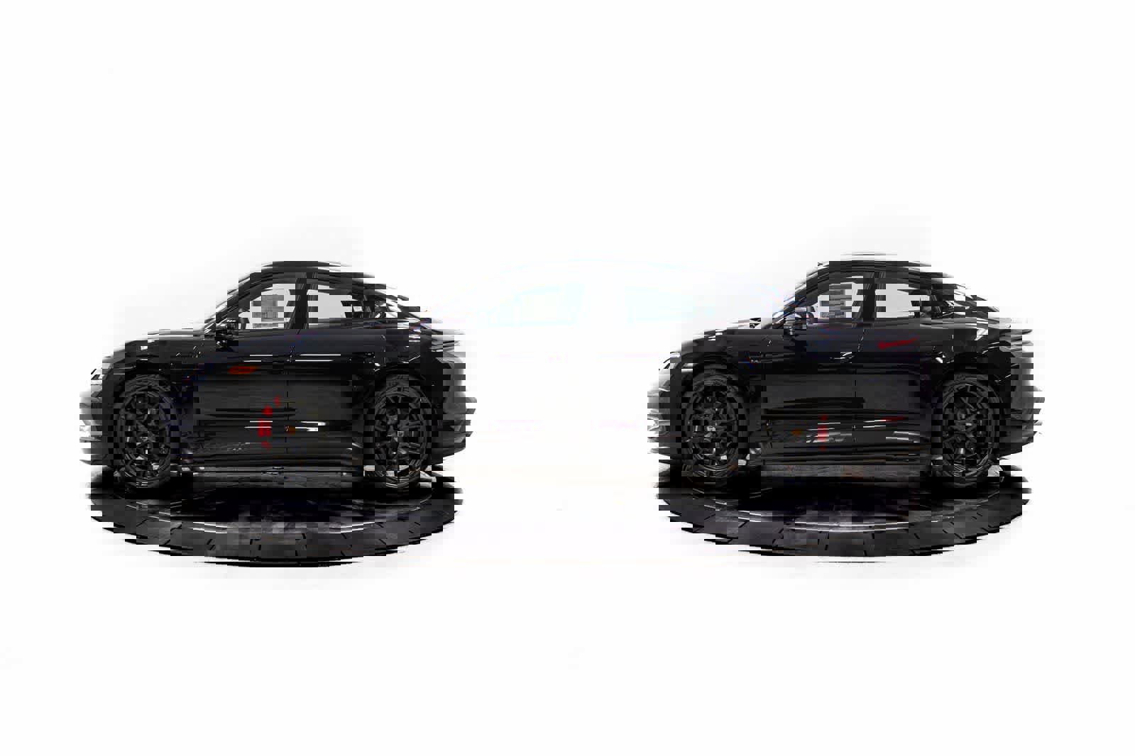 New 2026 Porsche Taycan GTS image 2