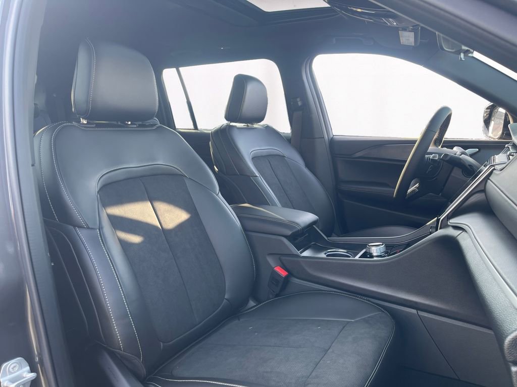 New 2025 Jeep Grand Cherokee L Altitude image 15