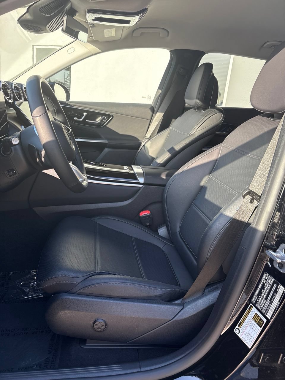 Used 2025 Mercedes-Benz GLC 350e 4MATIC image 10