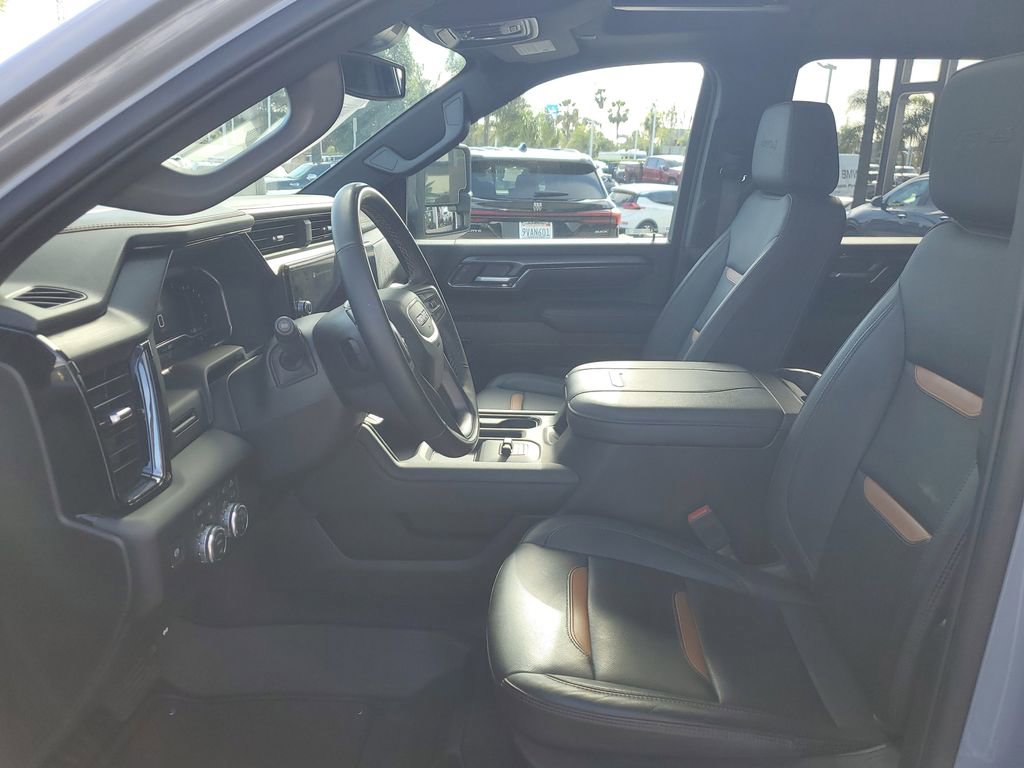 Used 2025 GMC Sierra 2500 AT4 image 18