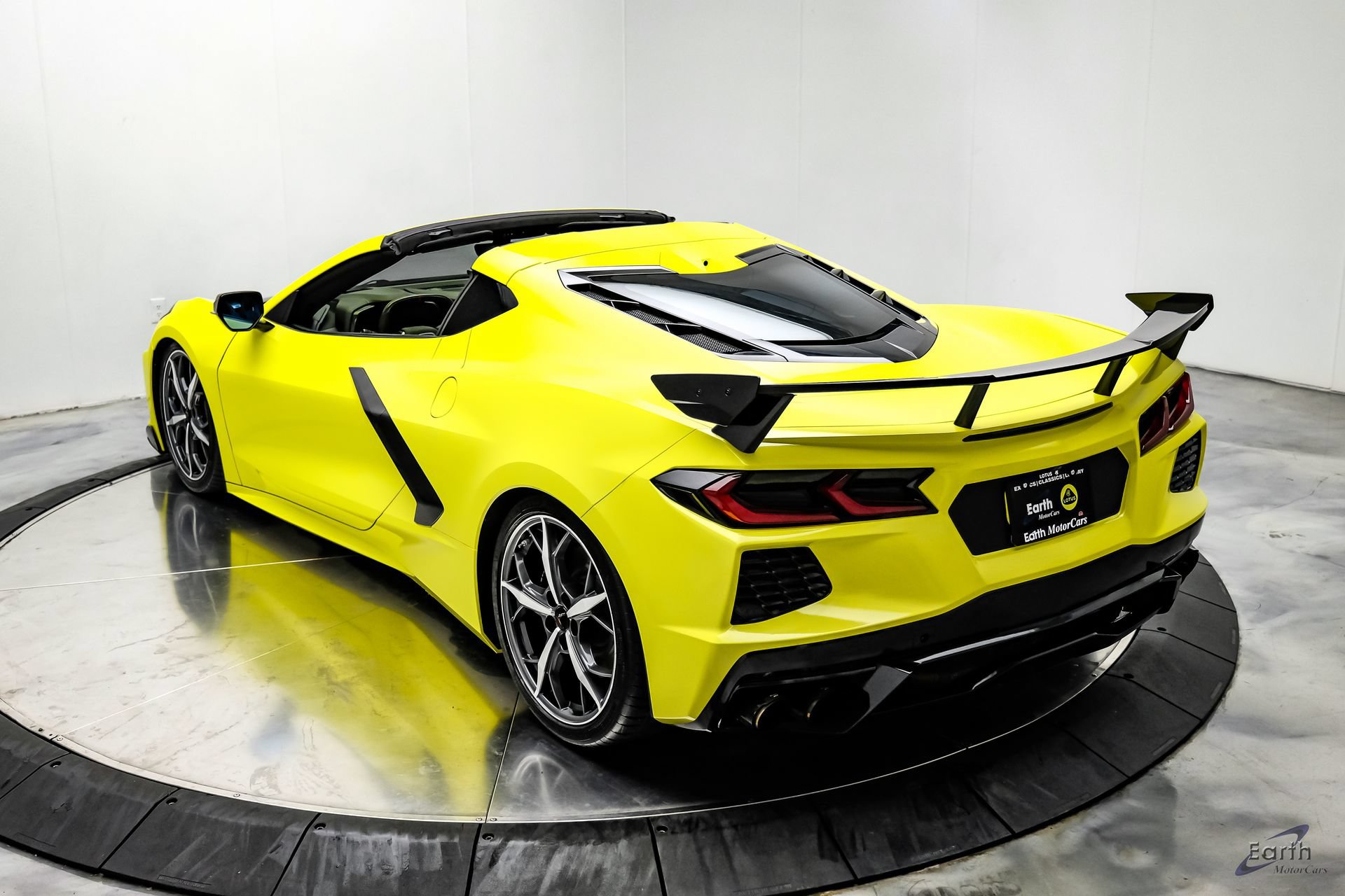 Used 2021 Chevrolet Corvette Stingray Premium Cpe w/ Z51 Performance Package RWD image 15