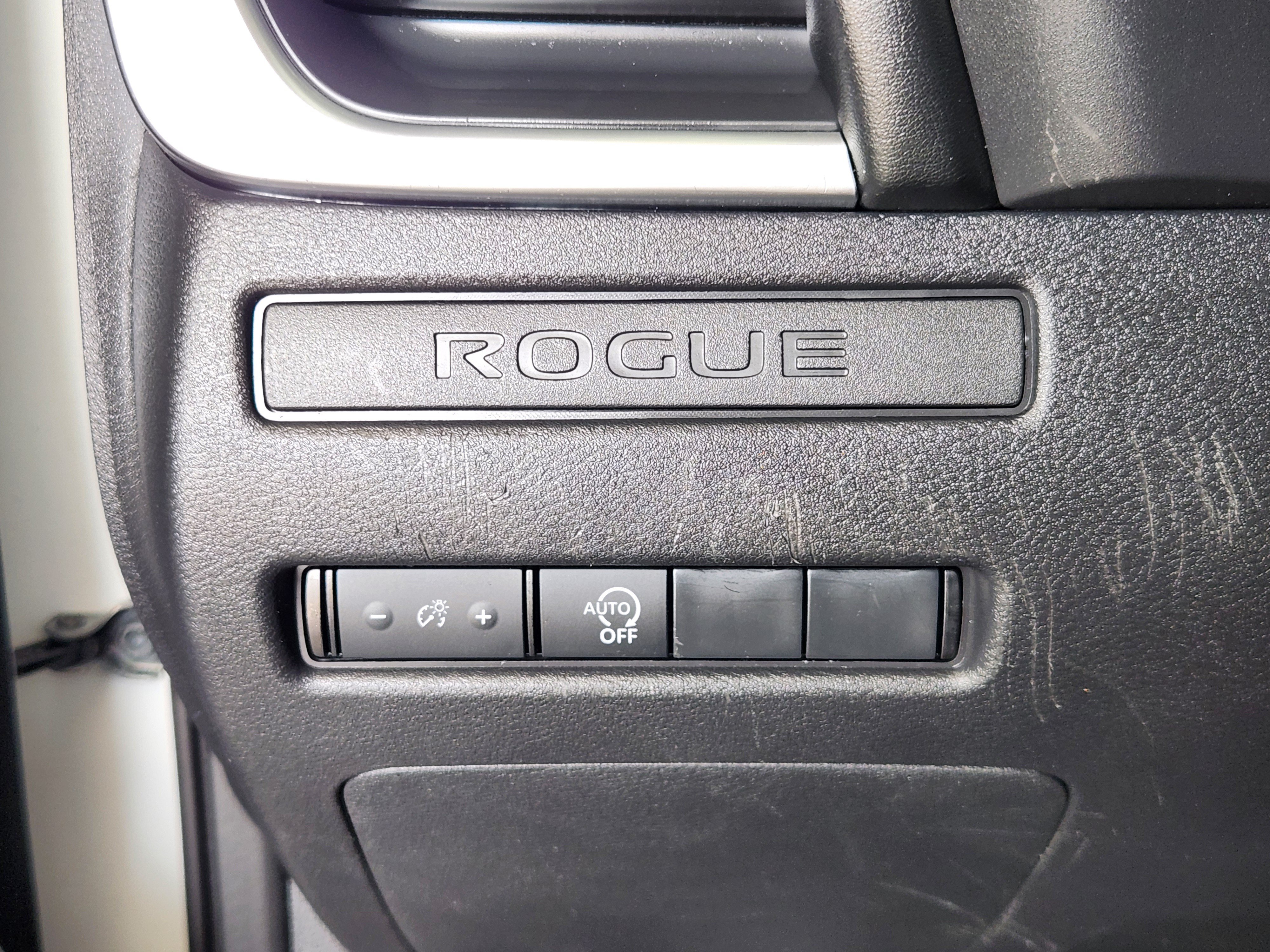 Used 2023 Nissan Rogue S AWD/4WD image 22