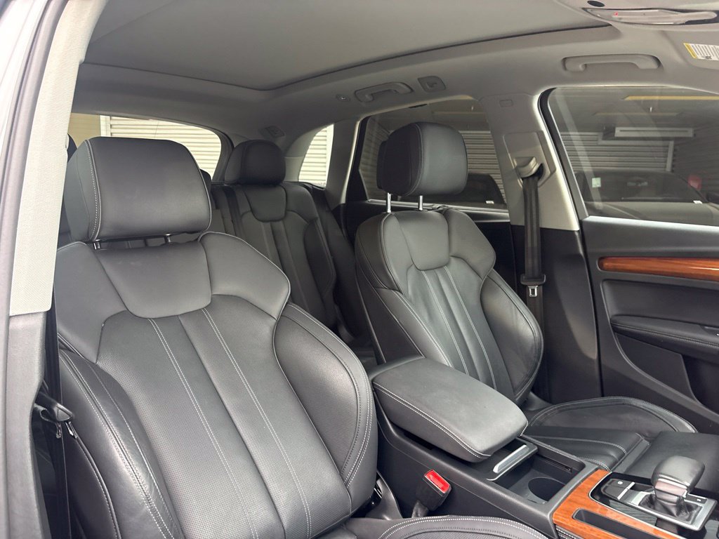 Used 2022 Audi Q5 2.0T Prestige w/ Prestige Package AWD/4WD image 16