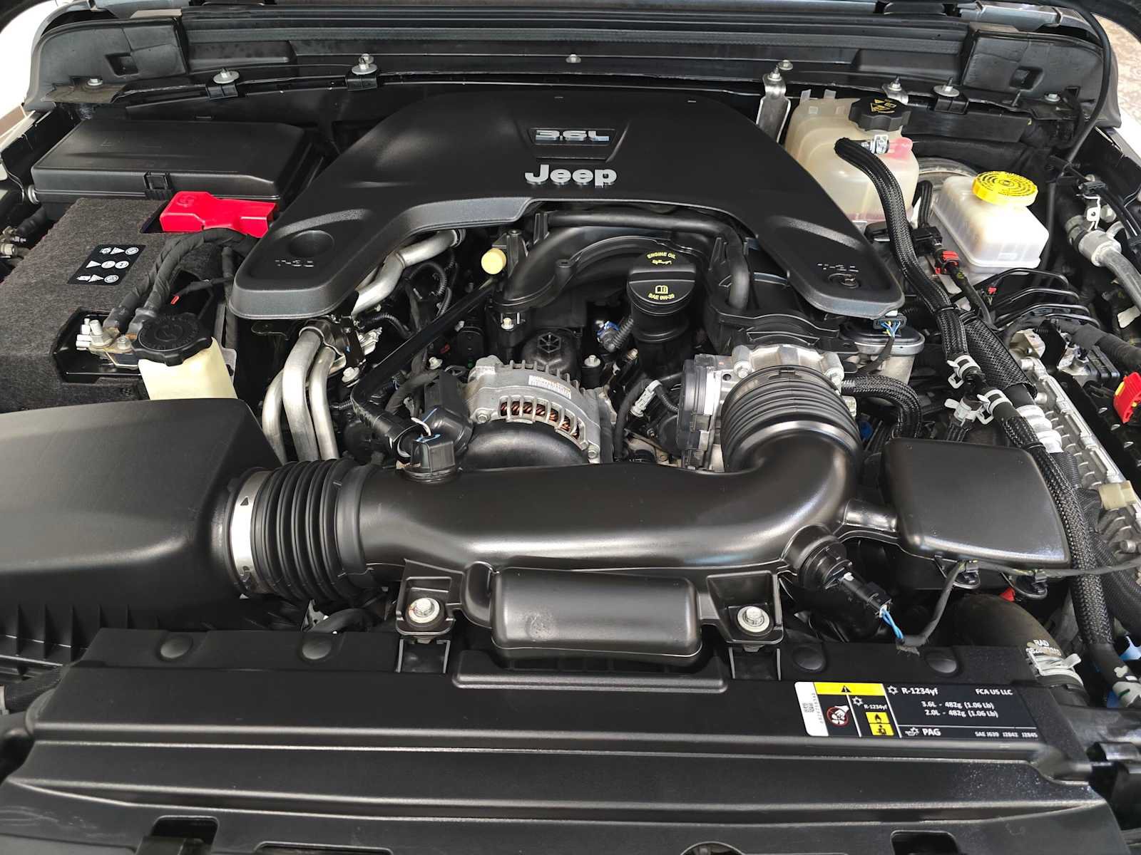 Used 2018 Jeep Wrangler Rubicon AWD/4WD image 9