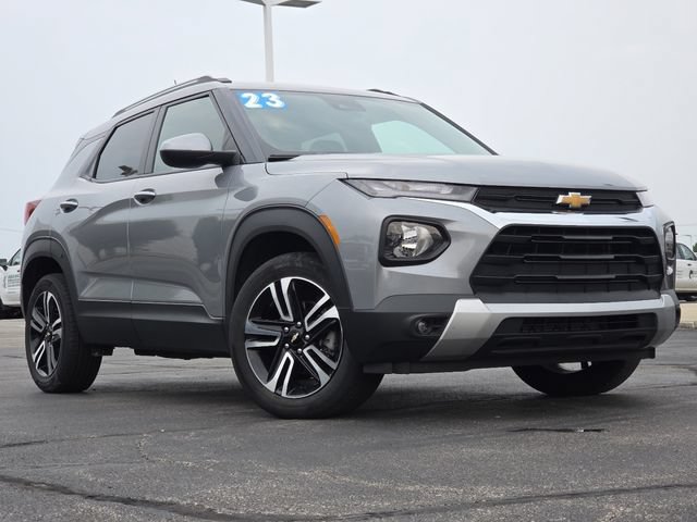 Used 2023 Chevrolet TrailBlazer LT w/ Convenience Package AWD/4WD image 2