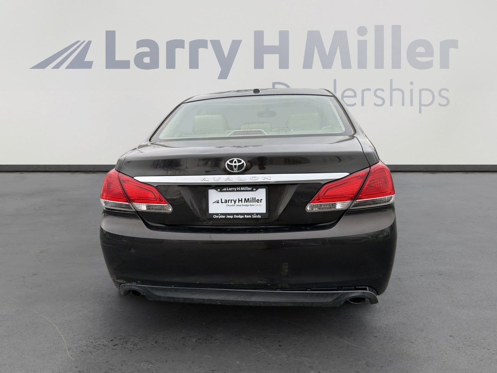 Used 2012 Toyota Avalon Base image 7