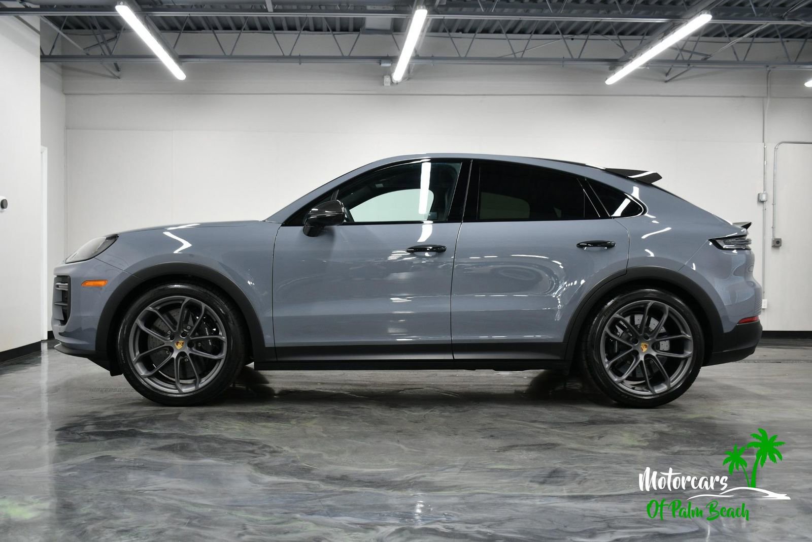 Used 2024 Porsche Cayenne Turbo GT image 4