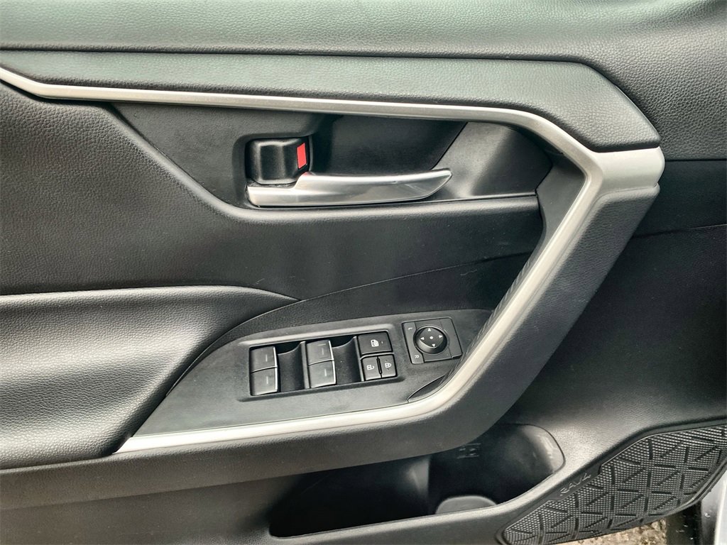 Used 2023 Toyota RAV4 XLE image 15