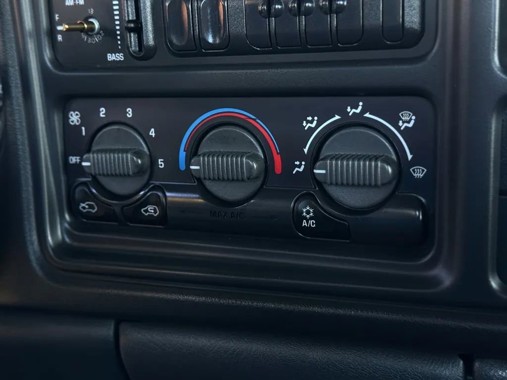 Used 2002 Chevrolet Silverado 1500 2WD Regular Cab image 18