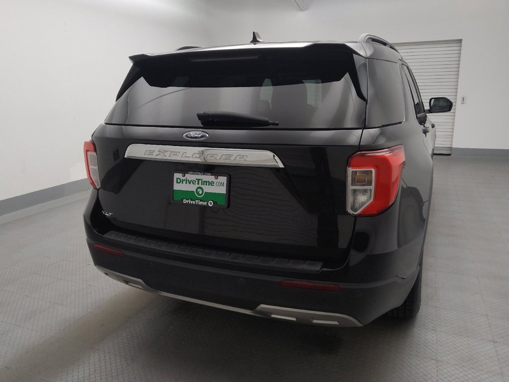 Used 2023 Ford Explorer XLT w/ Equipment Group 202A image 7