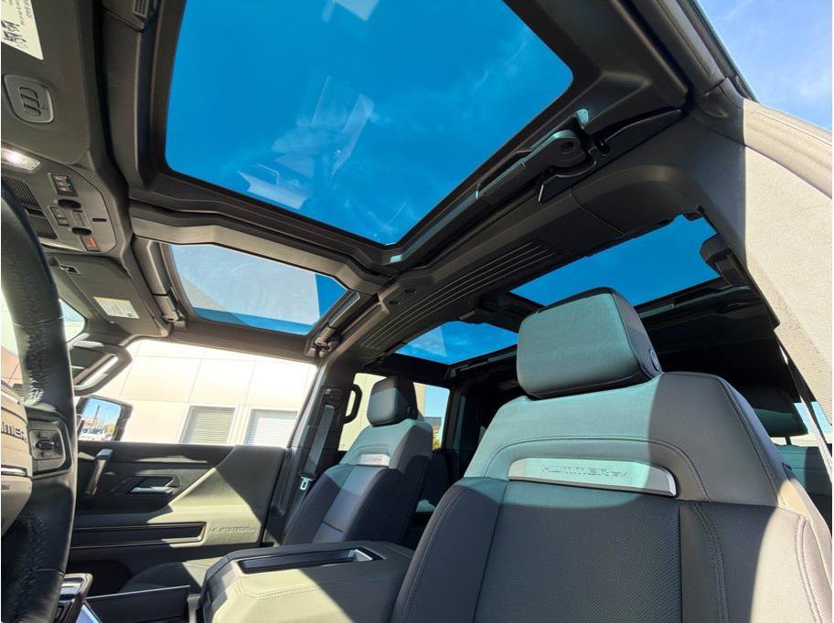 Used 2025 GMC Hummer EV 2X image 31