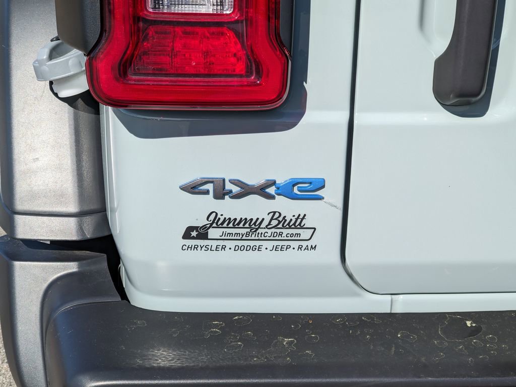 Certified 2023 Jeep Wrangler Unlimited Rubicon 4xe image 15