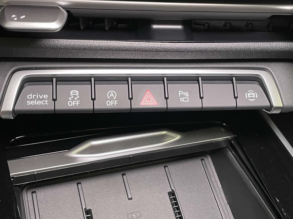 New 2026 Audi Q3 quattro 2.0T AWD/4WD image 33