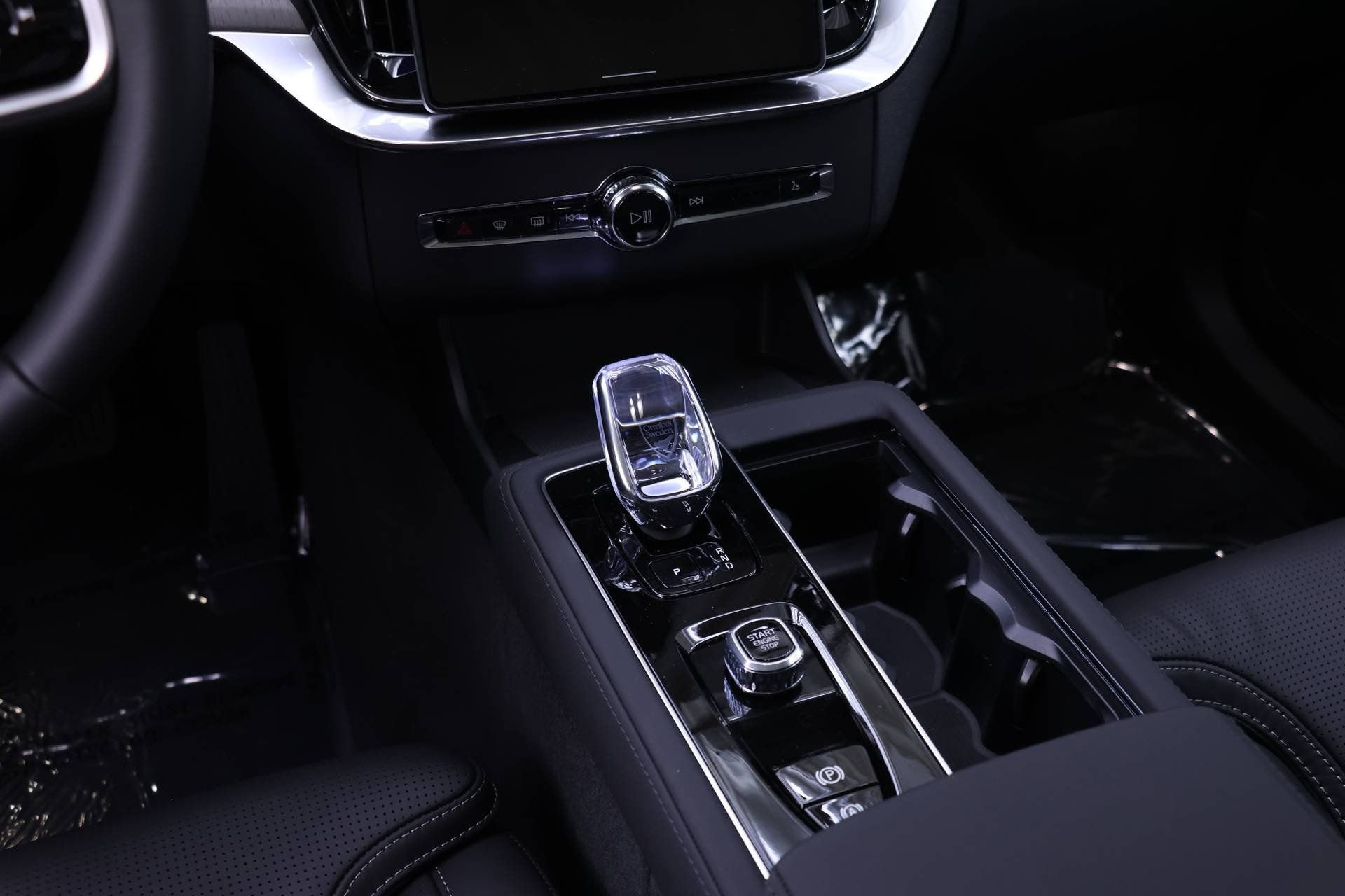New 2026 Volvo XC90 B6 Ultra w/ Protection Package image 13
