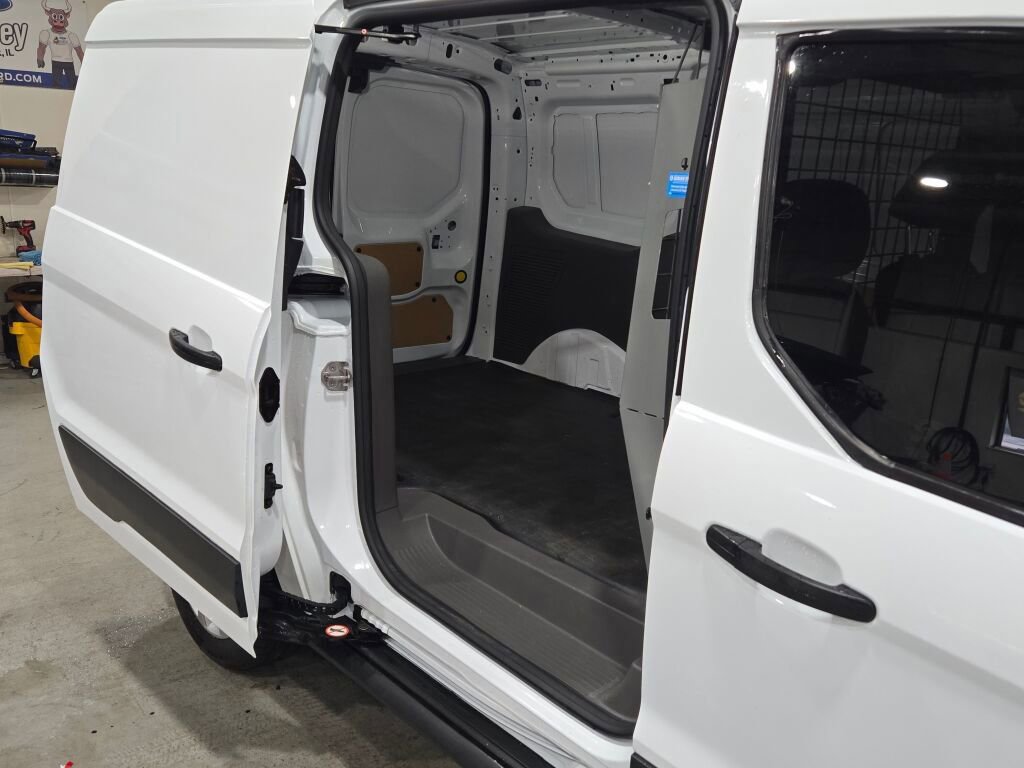Certified 2022 Ford Transit Connect XL image 14