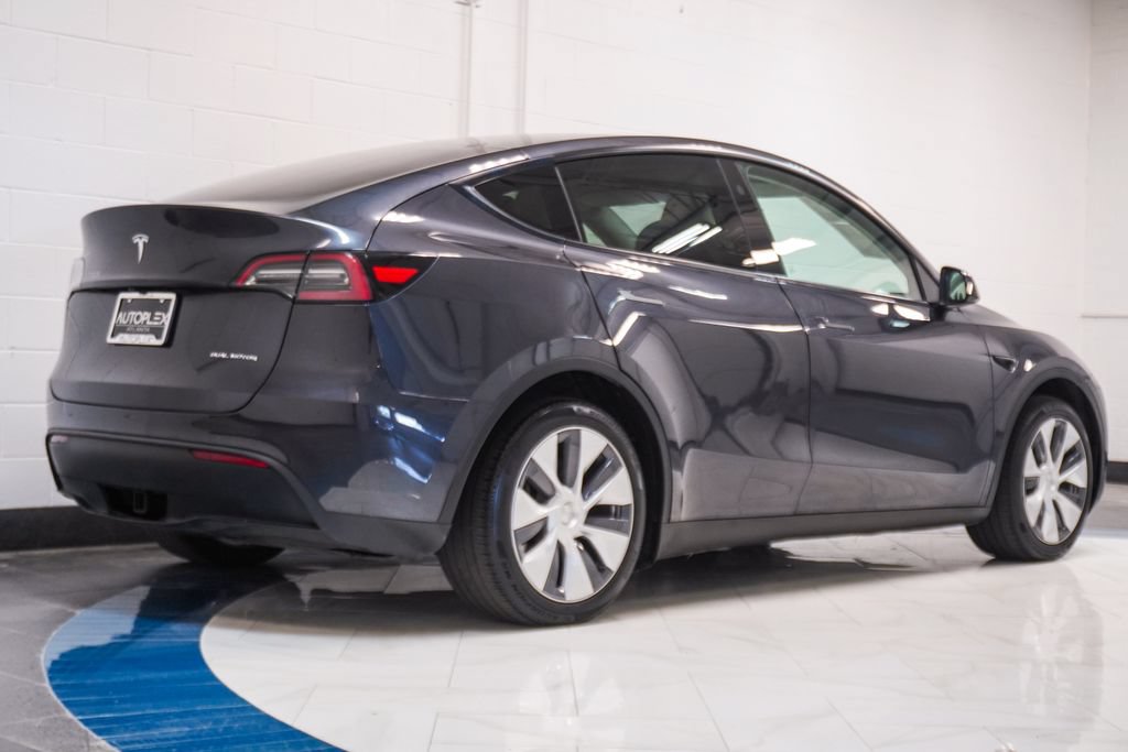 Used 2024 Tesla Model Y Long Range AWD/4WD image 24