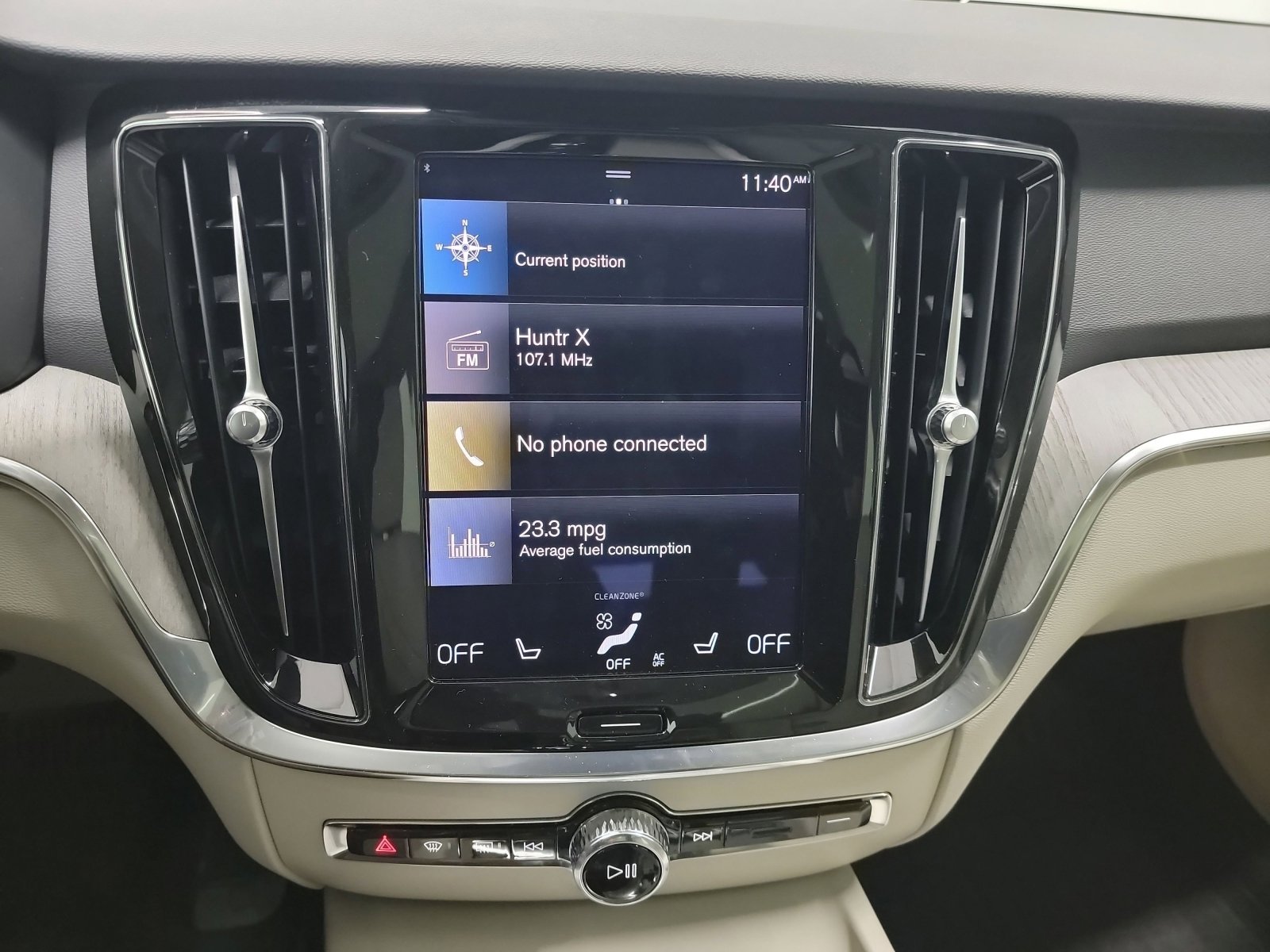 Used 2021 Volvo V60 T5 Cross Country image 21