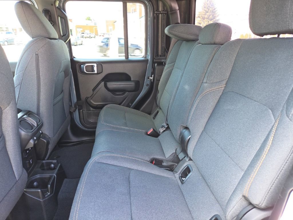 Certified 2024 Jeep Gladiator Sport AWD/4WD image 23