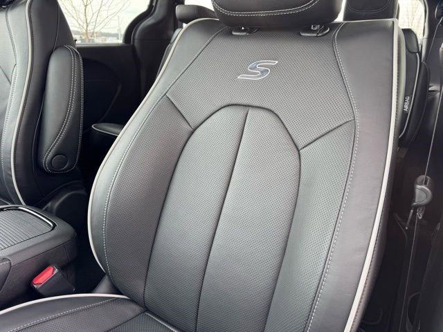 New 2026 Chrysler Pacifica Limited w/ S Appearance Package image 31