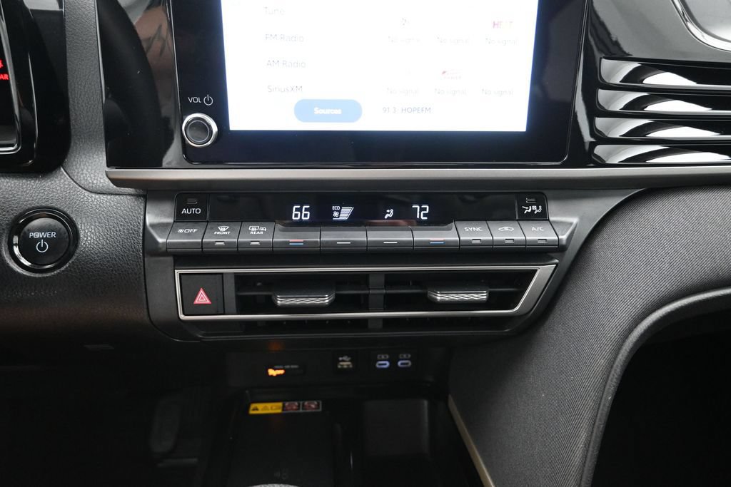 Used 2025 Toyota Camry LE FWD image 17