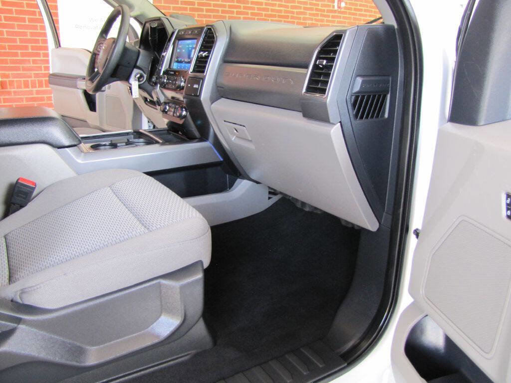 Used 2022 Ford F250 XLT w/ Black Appearance Package image 21