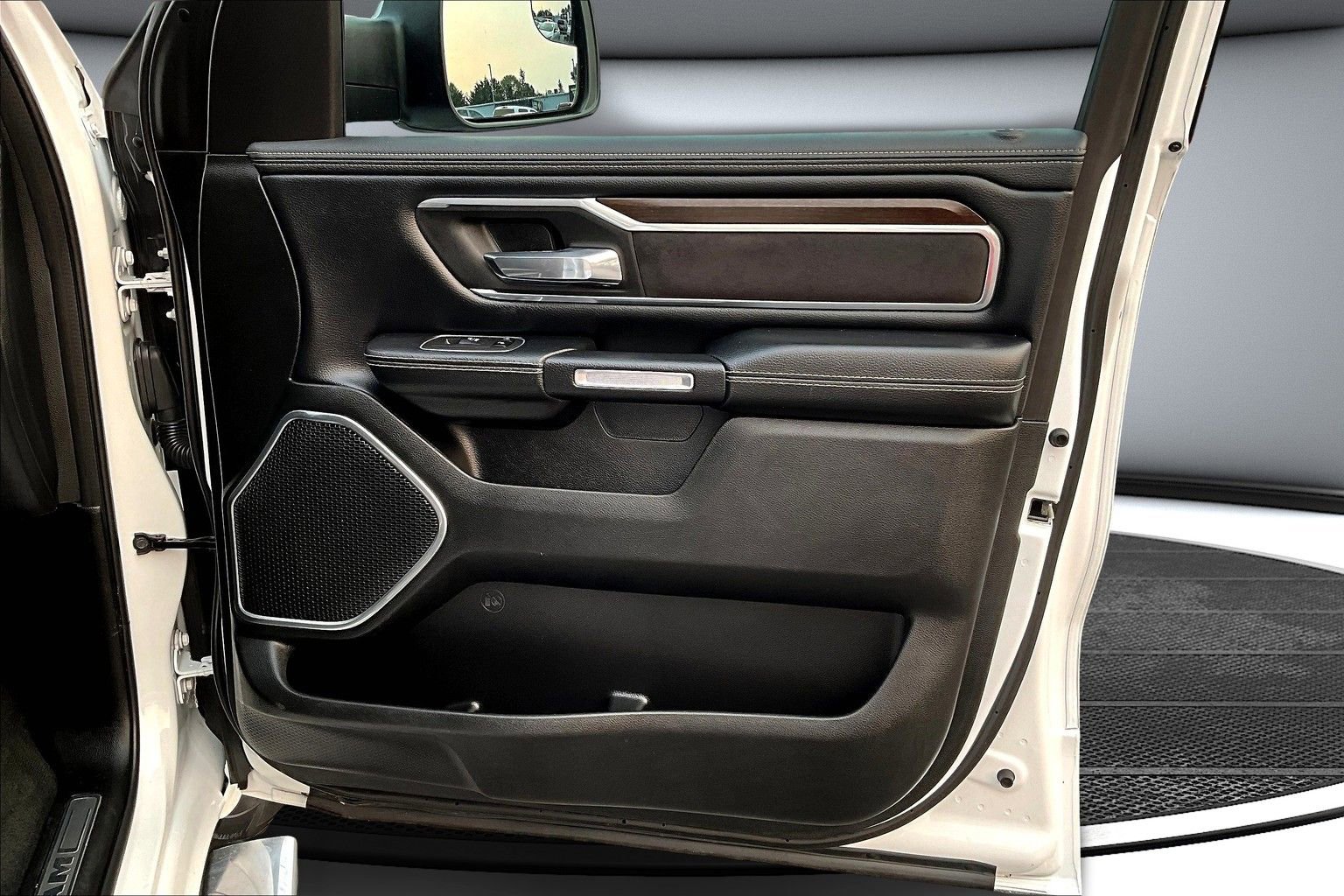 Used 2022 RAM 1500 Laramie image 29