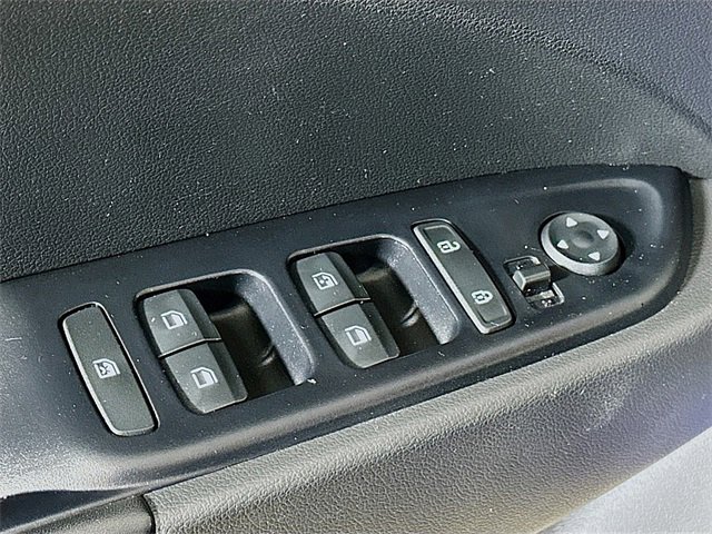 Used 2023 Hyundai Venue Limited image 19