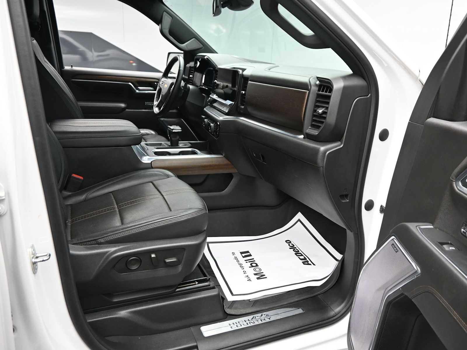 Used 2023 Chevrolet Silverado 1500 High Country w/ High Country Premium Package image 34