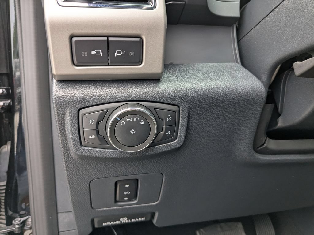 Used 2022 Ford F250 Lariat w/ Tremor Off-Road Package AWD/4WD image 24