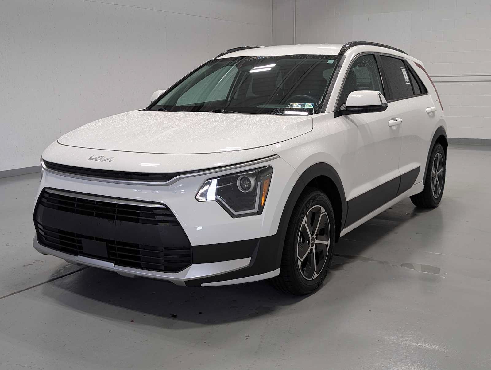 Used 2024 Kia Niro EX