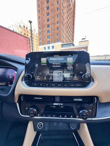 Certified 2023 Nissan Rogue Platinum w/ Platinum Premium Package image 11