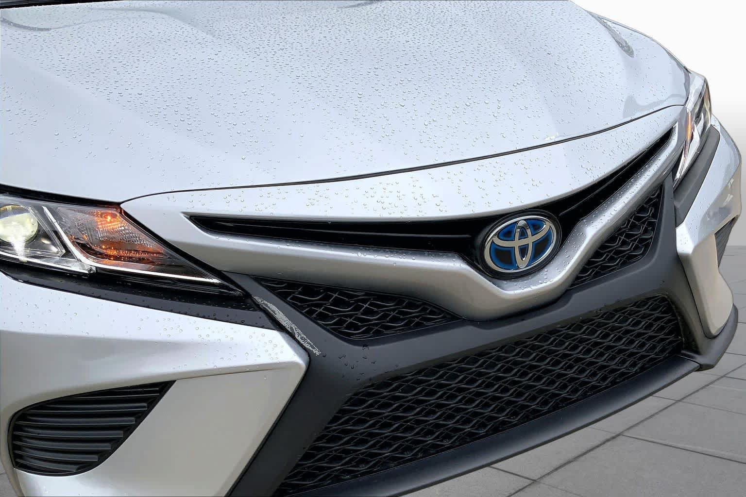Used 2018 Toyota Camry SE FWD image 31
