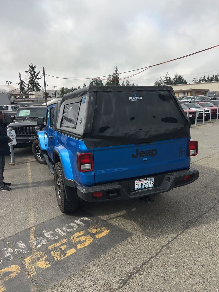 Used 2023 Jeep Gladiator Willys image 3