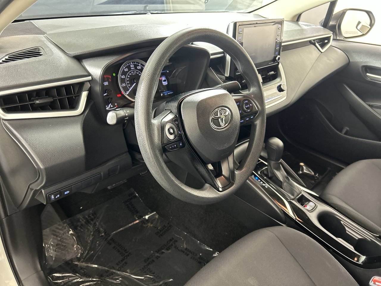Used 2021 Toyota Corolla LE w/ Carpet Mat Package (TMS) FWD image 12