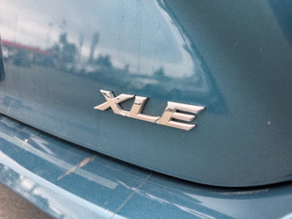 Used 2025 Toyota Camry XLE FWD image 34
