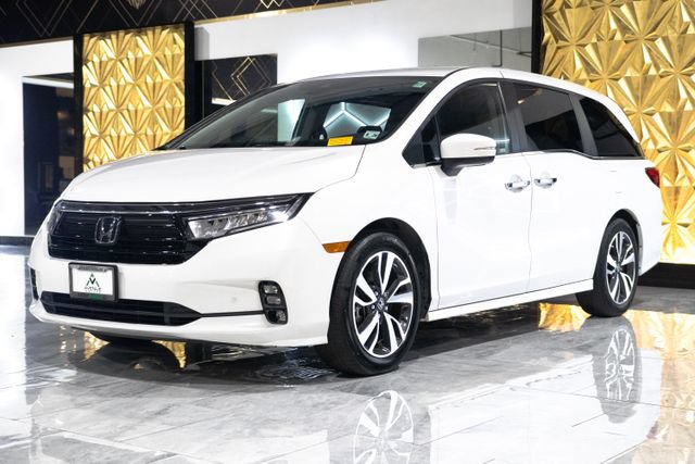 Used 2023 Honda Odyssey Touring image 3