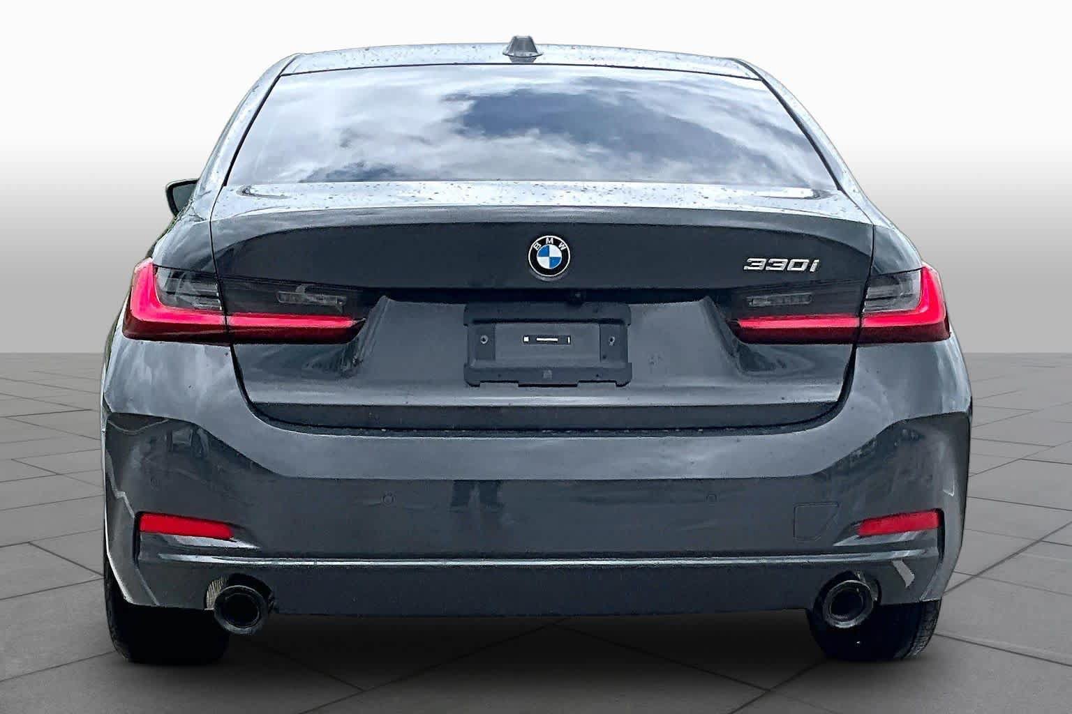 Used 2026 BMW 330i Sedan w/ Convenience Package RWD image 4