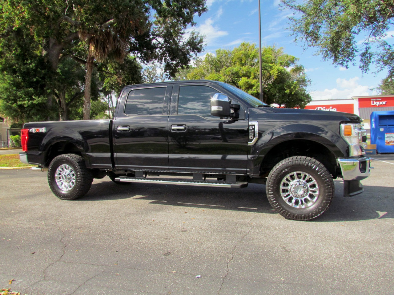 Used 2020 Ford F250 XLT w/ XLT Premium Package image 8