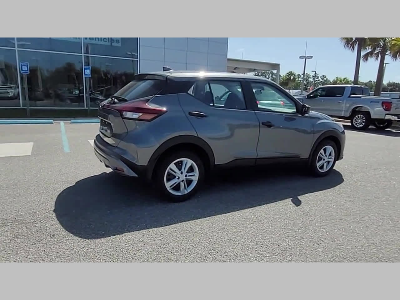 New 2025 Nissan Kicks Play S image 30