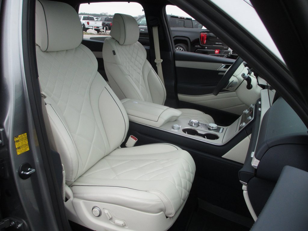 Used 2025 Genesis GV80 3.5T Prestige image 21