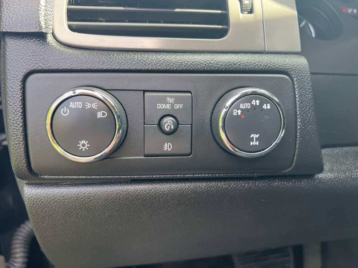 Used 2012 Chevrolet Avalanche LT w/ Suspension Package, Off-Road image 8