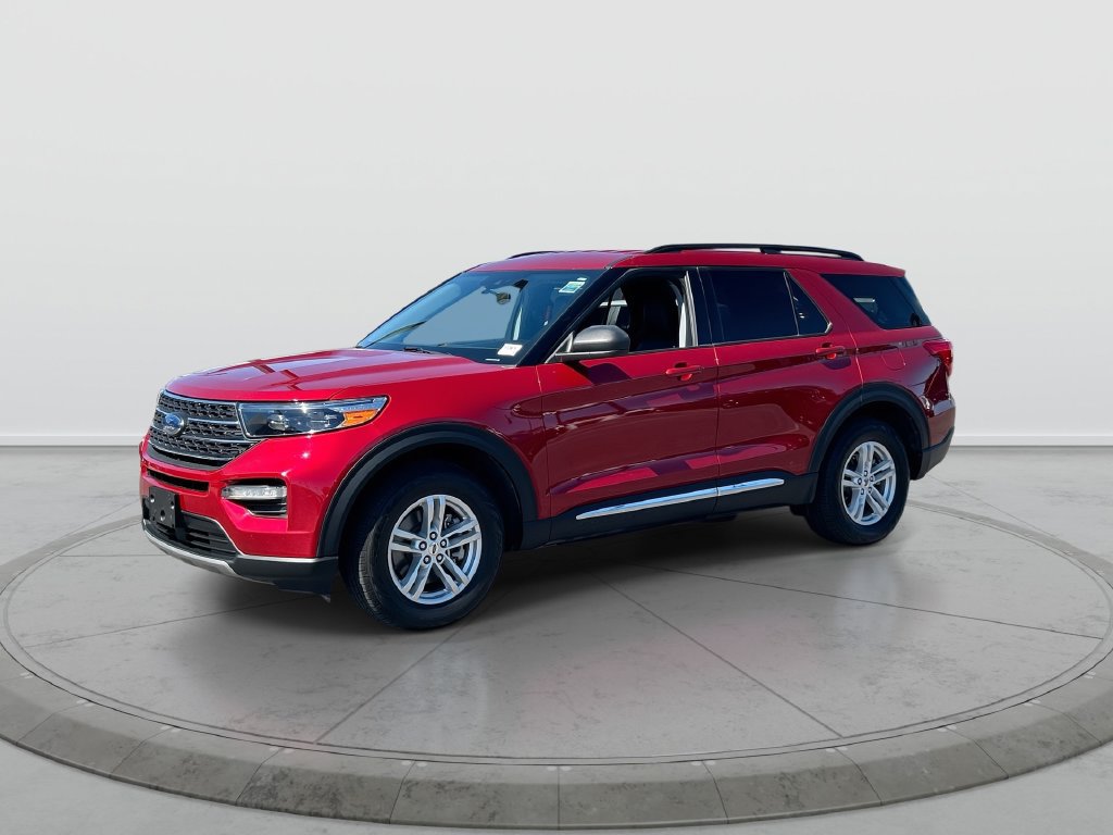 Used 2022 Ford Explorer XLT w/ Equipment Group 202A AWD/4WD image 4
