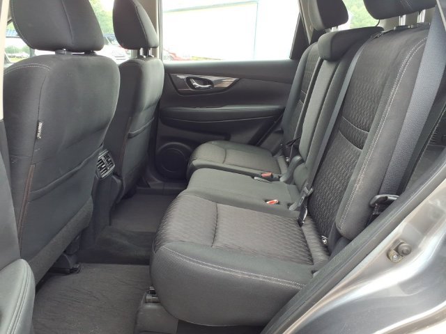 Used 2018 Nissan Rogue S FWD image 6