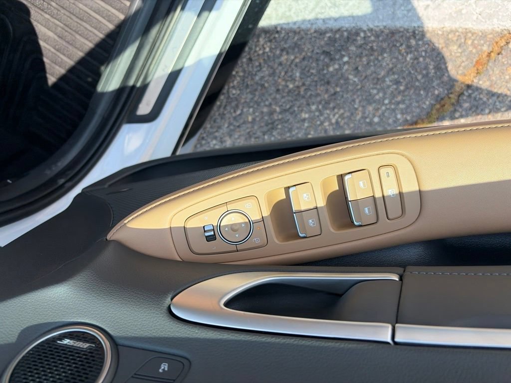 Used 2025 Hyundai Sonata Limited FWD image 10